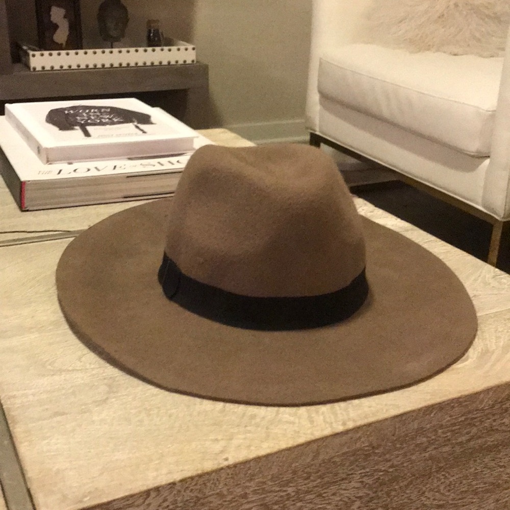 Bcbg wool hat (adjustable)